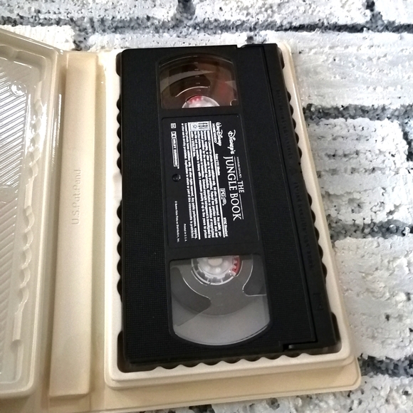 VHS 📼 The Jungle Book Live Action Picture - Picture 2 of 3